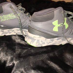 UNDER ARMOR SHOES